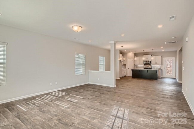 Building Photo - 170 Fairfield Dr