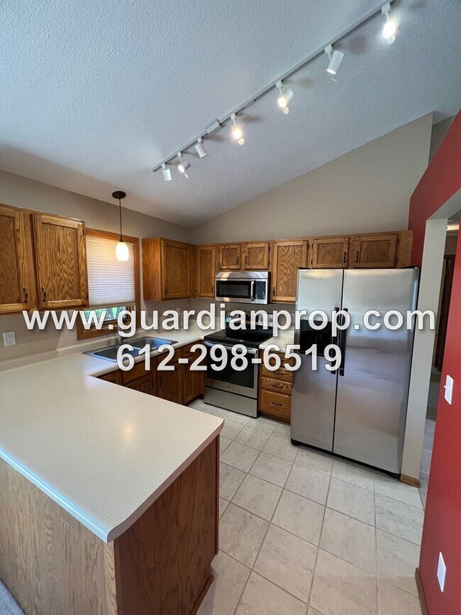 Building Photo - 2820 Blue Ridge Dr