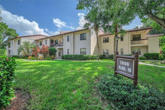 Building Photo - 7956 Eastlake Dr