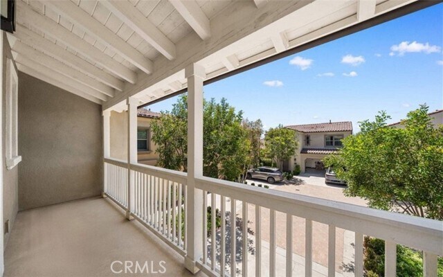 Building Photo - 120 Halo