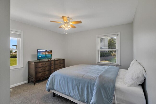 Building Photo - Fully Furnished Short Term Rental! Intercoastal Waterway!