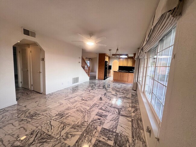 Building Photo - $500 OFF FIRST MONTH'S RENT!!!  BEAUTIFUL TWO LEVEL 3BD/3BA HOME AVAILABLE IN NEWARK, CA !!!!!!