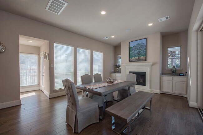 Building Photo - 7 Yellowstar Ct