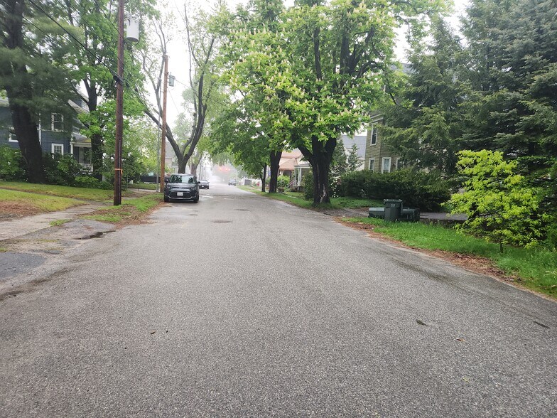 St view left - 261 Elm St