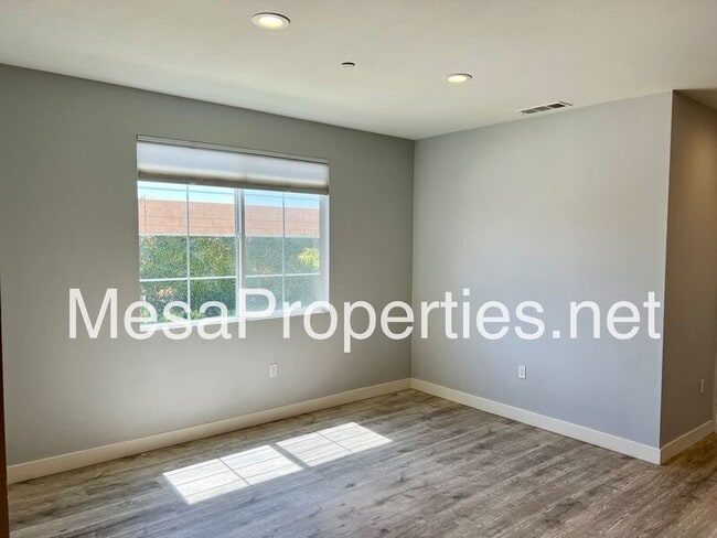 Building Photo - 1046 Newberry Ln