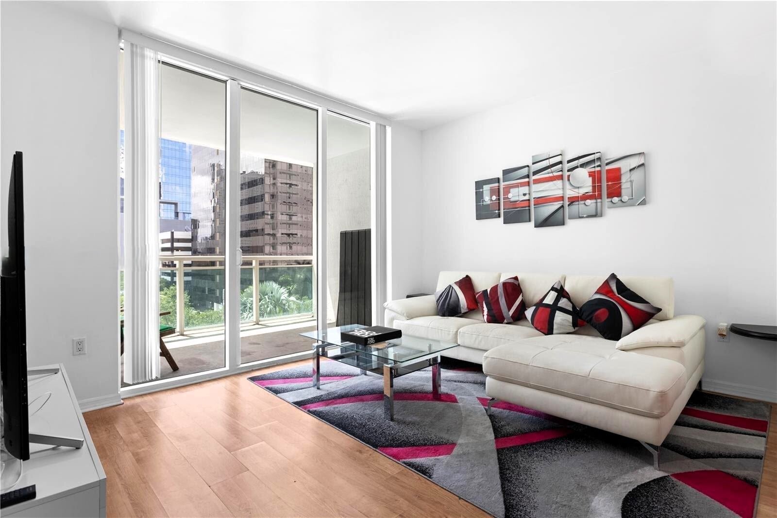 Building Photo - 950 Brickell Bay Dr