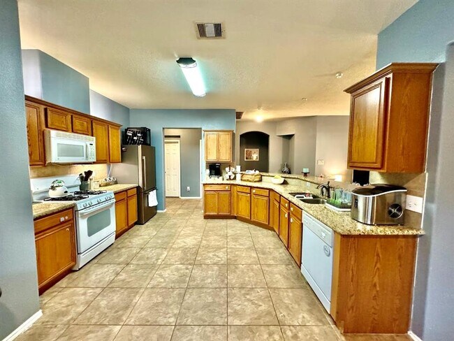 Building Photo - 17227 Bedford Pass Dr