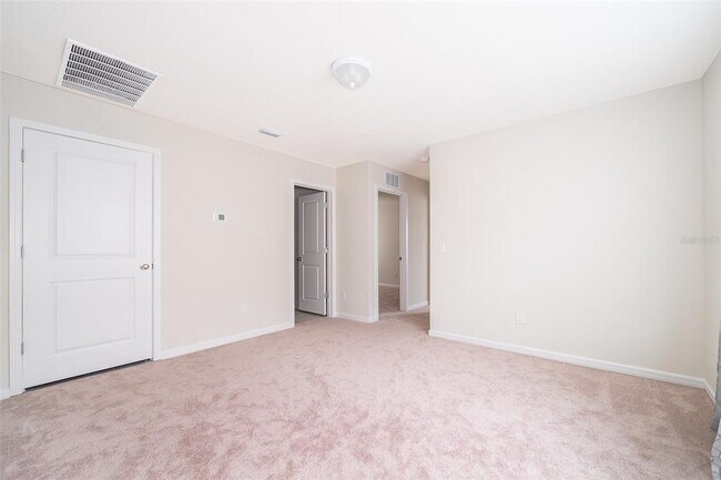 Building Photo - 1941 Summer Serenity Dr