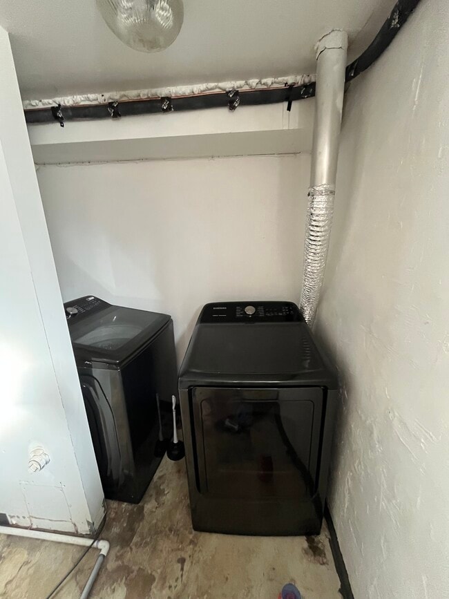 Building Photo - 6020 E 68th Way