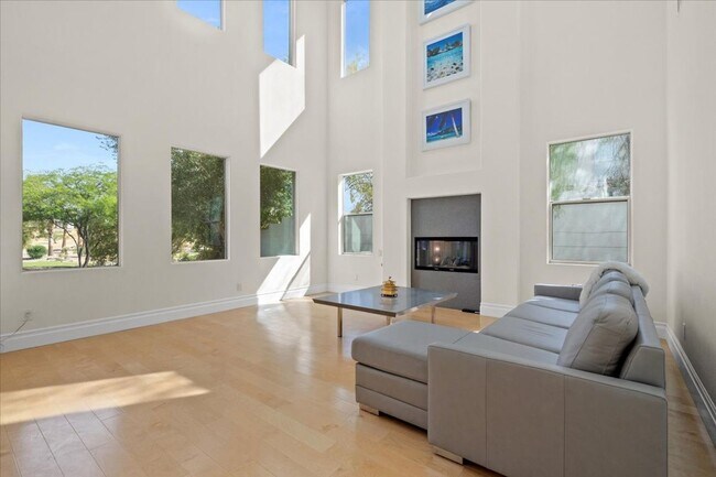 Building Photo - Stunning 5-Bedroom Home & Expansive Entertaining Areas in Red Rock Country Club