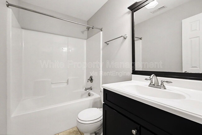 Building Photo - 1820 Meadow Crossing Dr