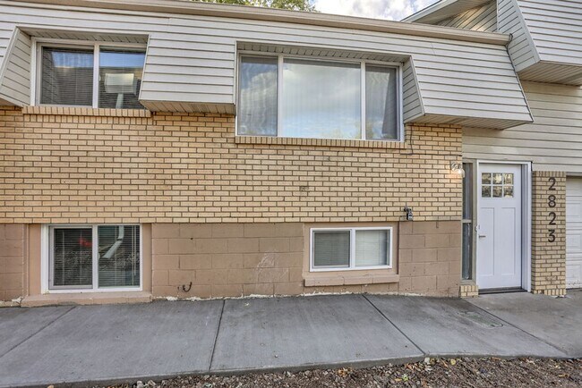 Building Photo - 2823 Stanford Rd
