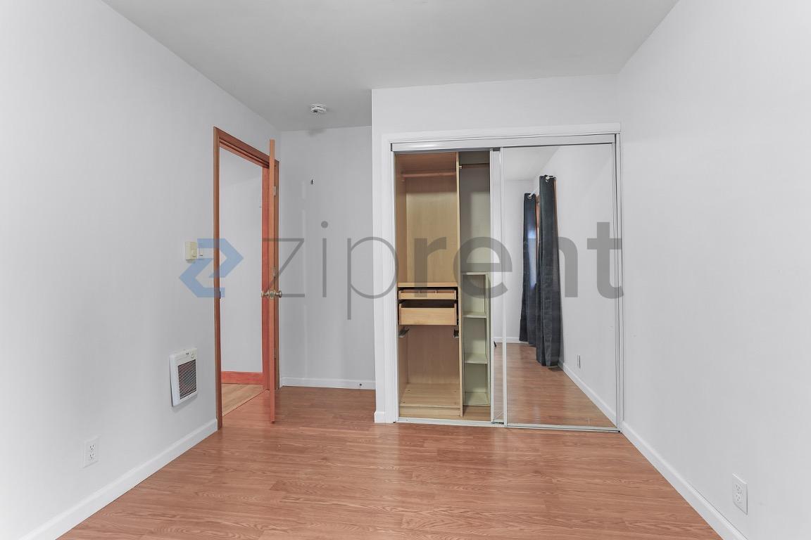 Building Photo - Unit