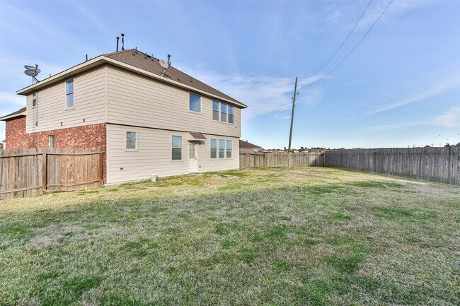 Building Photo - 6103 Menor Crest Dr