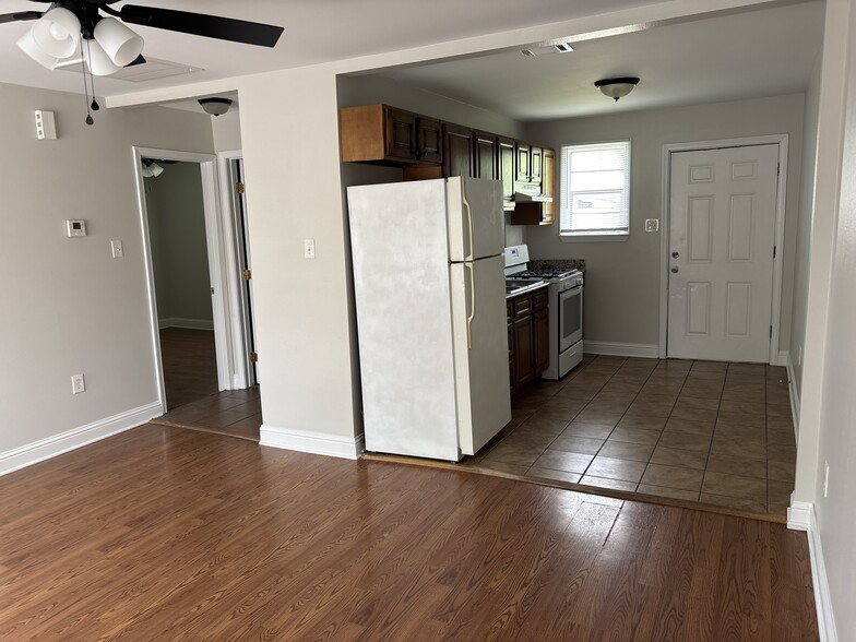 Building Photo - 2268 Pleasure St