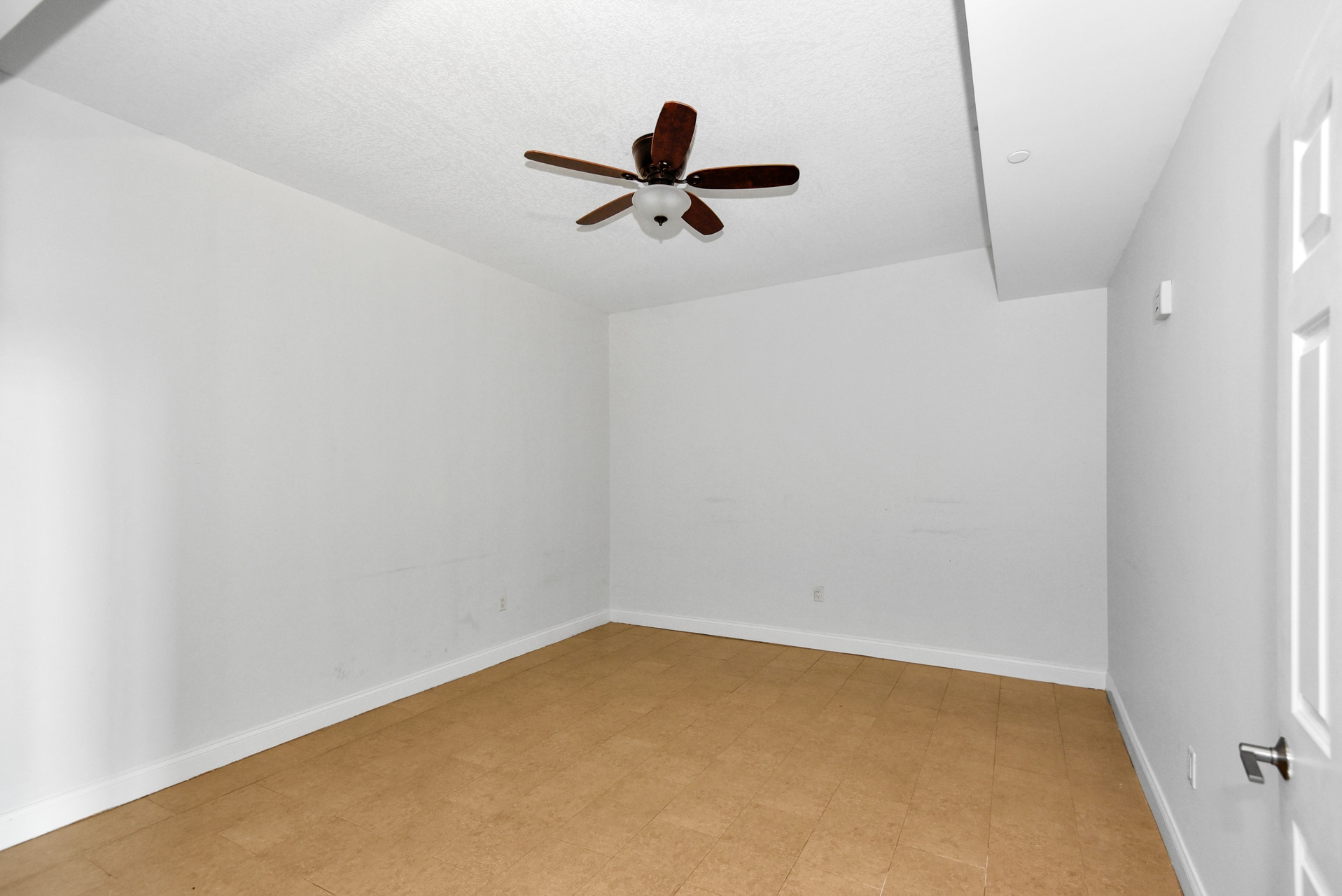 Building Photo - 231 Riverside Dr