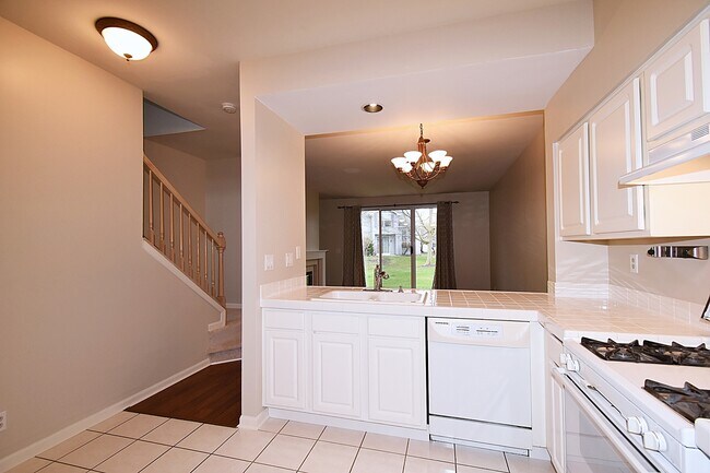 Building Photo - 1815 Moore Ct