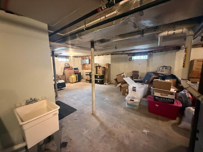 Building Photo - 44 Ashland St