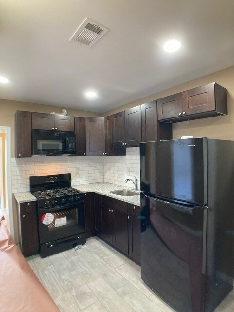 Building Photo - 4523 Parrish St