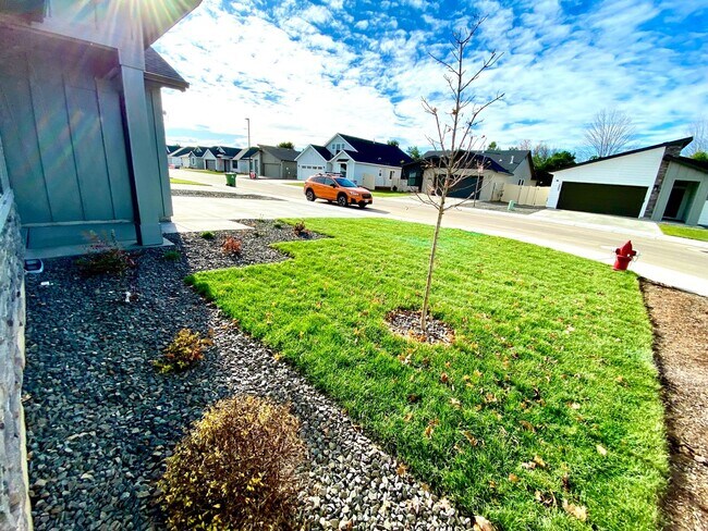 Building Photo - 4 Bedroom 2 Bath Single Level in Meridian Eagle & Ustick available 06/22/26