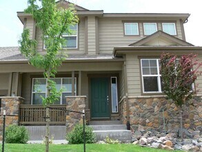 Building Photo - Convenient Castle Rock home on Culd-a-sac ...