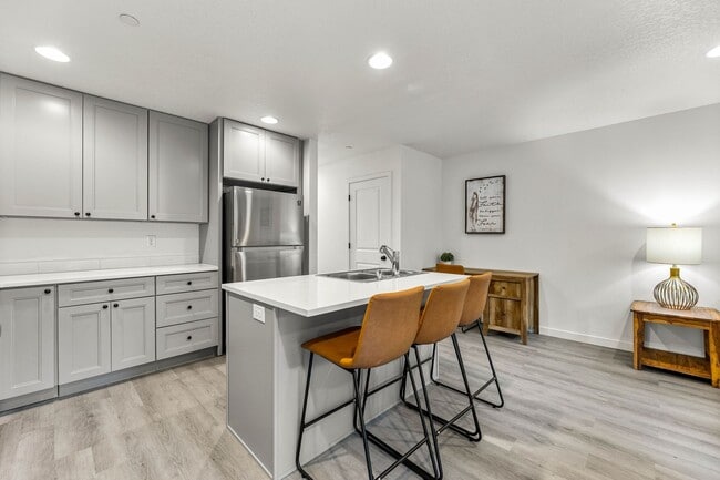 Building Photo - 2922 NE 137th St