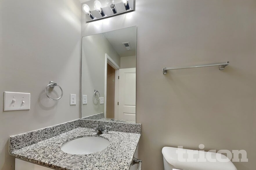 Building Photo - 210 Coventry Ct