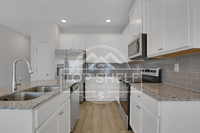 Building Photo - 102 Jaxton St