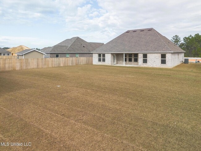 Building Photo - 15235 High Point Dr