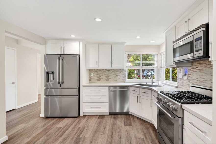 Building Photo - 19539 Shadow Springs Way