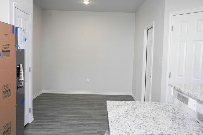 Building Photo - 201 Appalachian Trl