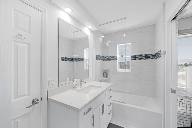 Building Photo - 1770 E Las Olas Blvd