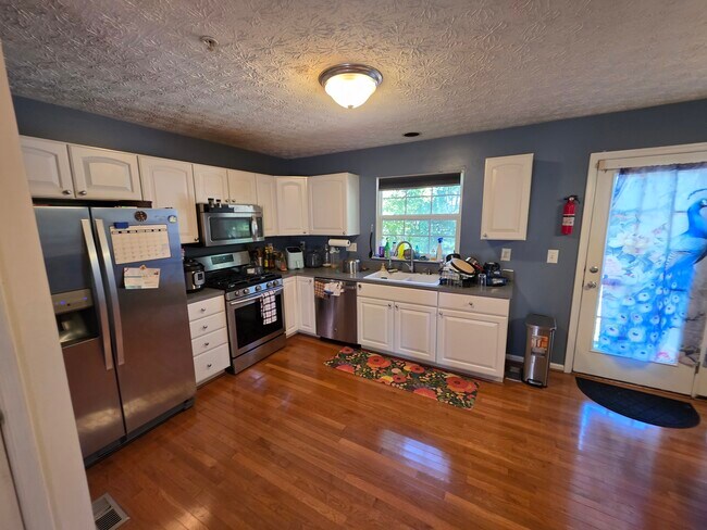 Building Photo - 1702 Barnwood Ct