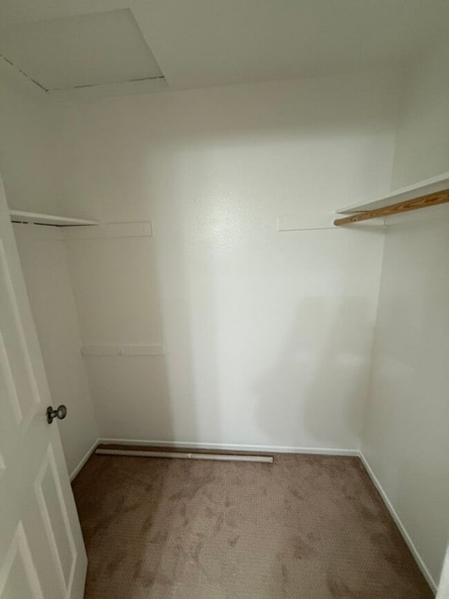 Building Photo - 4175 Amberwood Cir