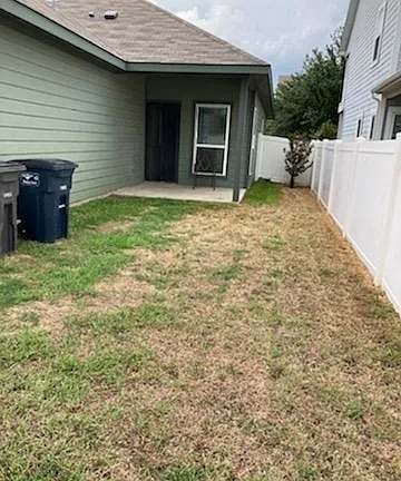 Building Photo - 11008 Dillon St