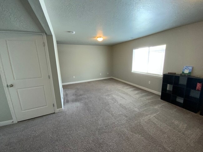Building Photo - 5549 Dornton Ct
