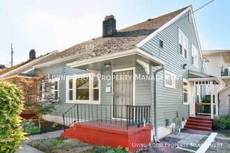 Building Photo - 5521 N Vancouver-