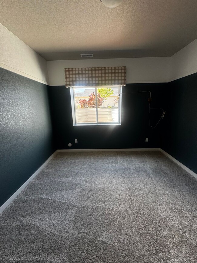 Building Photo - 9996 Antelope Ravine Dr