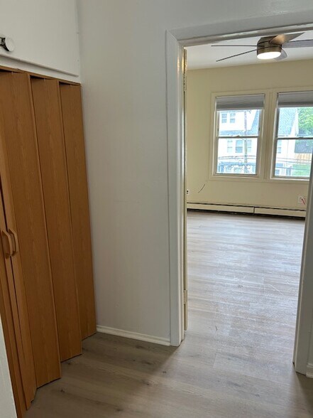 Building Photo - 805 Stuyvesant Ave