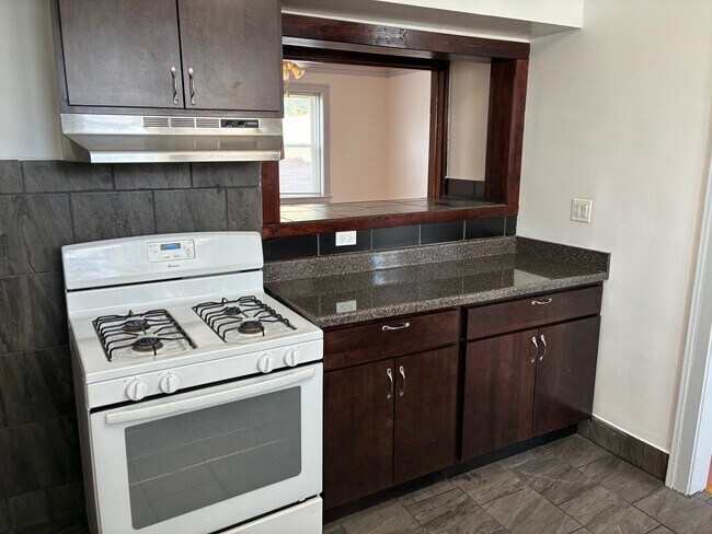 Building Photo - 1206 N Laramie Ave