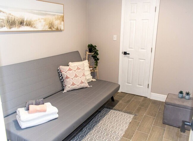 Building Photo - Glamorous Ybor Home • near Downtown