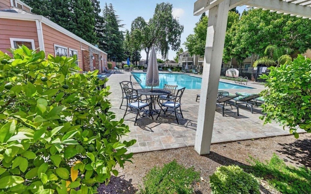 Pool - 364 Eastridge Dr
