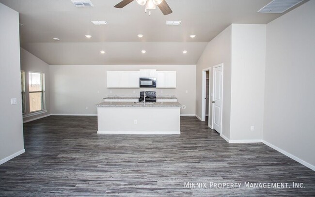 Building Photo - 2124 N Texas Ave