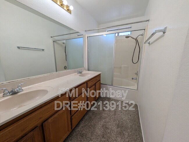 Building Photo - 317 Ridgecrest Cir
