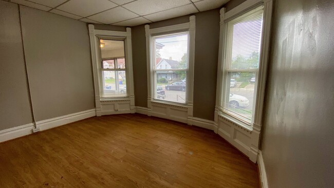 Building Photo - 1054 Lafayette Ave SE