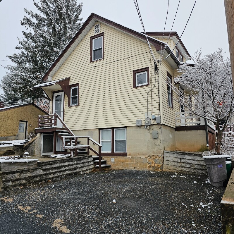 Building Photo - 8 Broad St