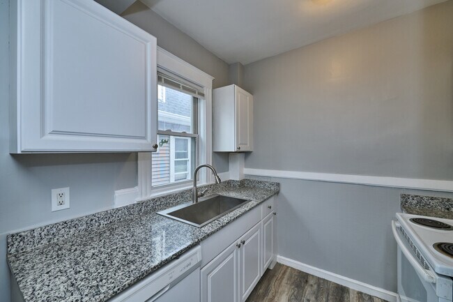 Building Photo - 41 Salem St