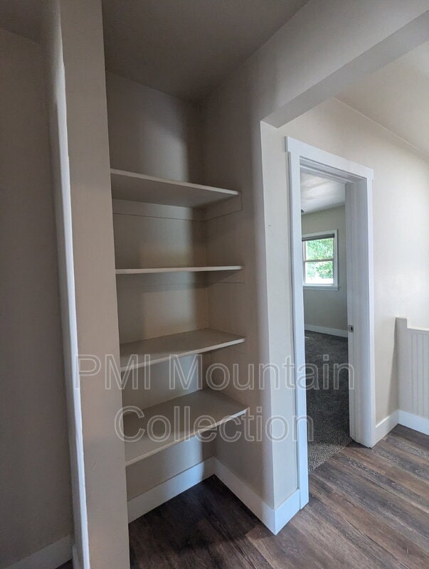 Building Photo - 249 S 400 E