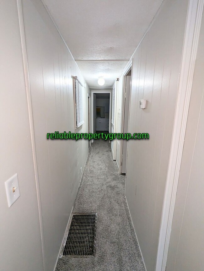 Building Photo - New Price - Fort Wayne