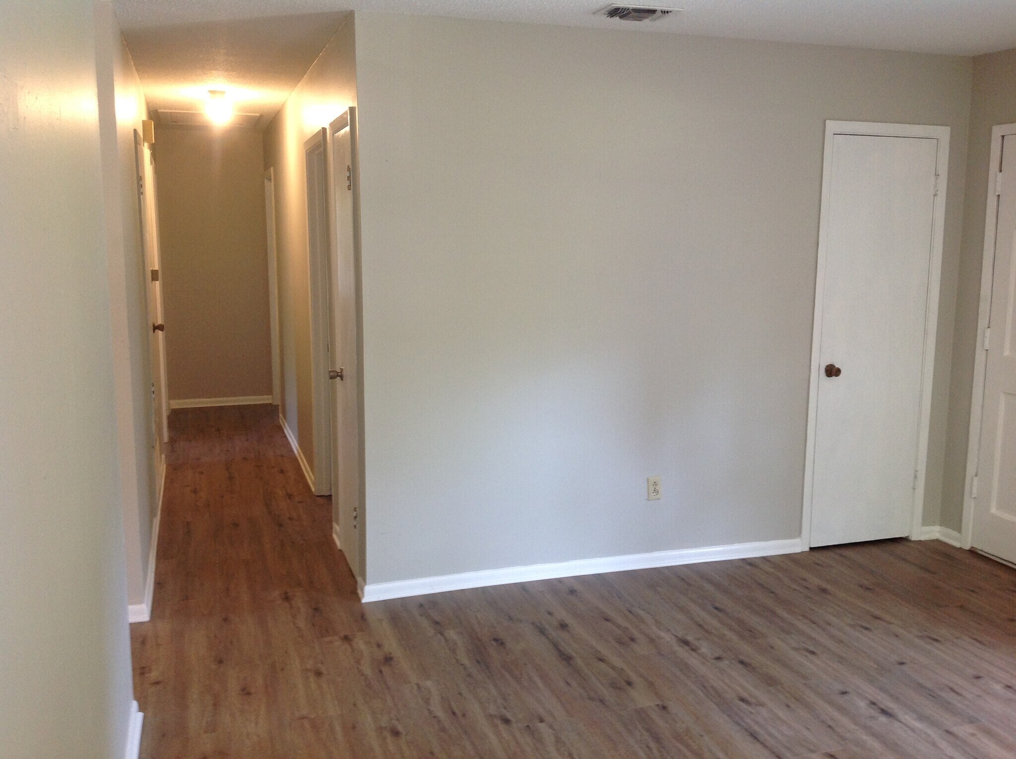 Building Photo - 2065 Marion Dr S